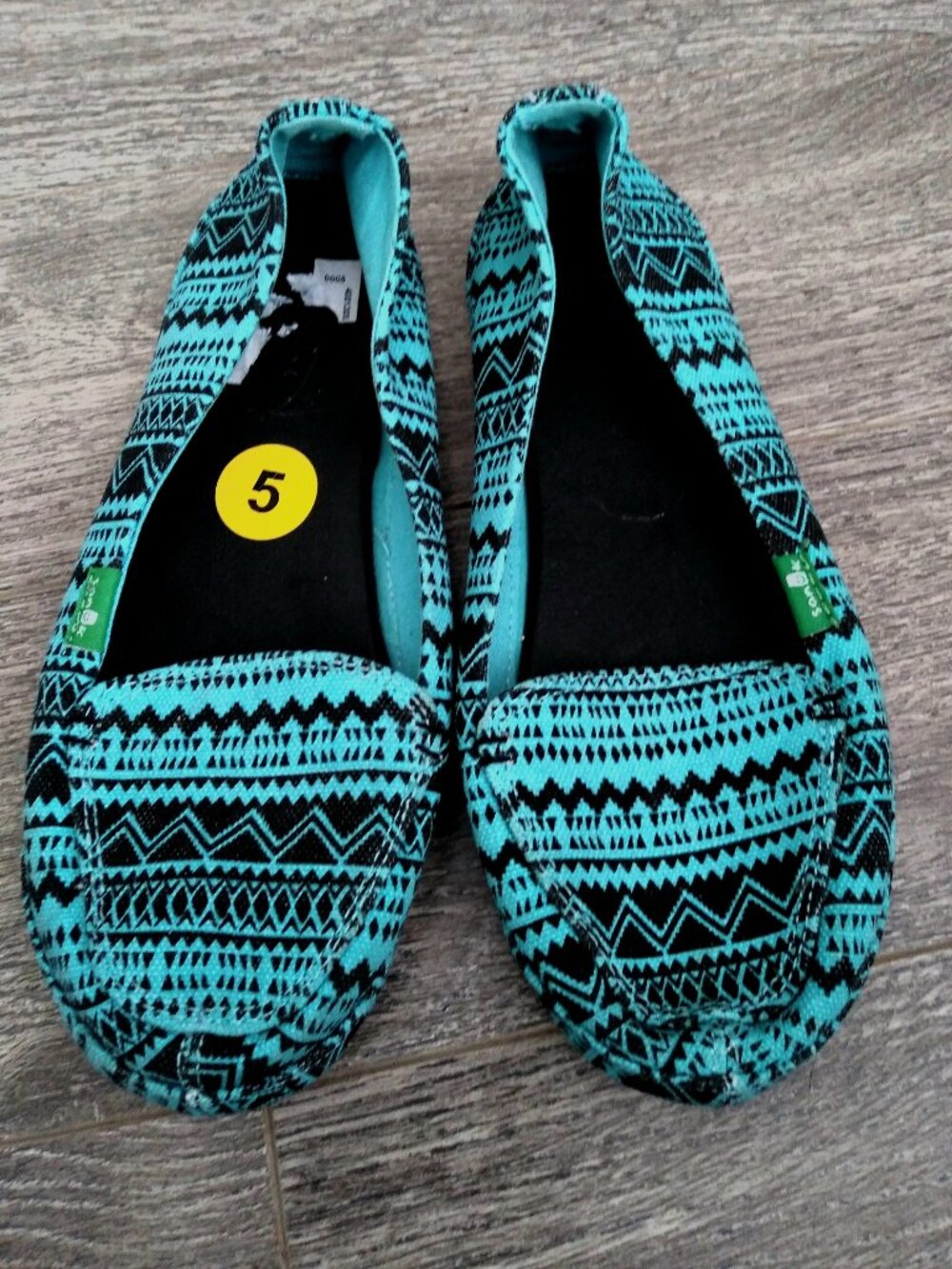 Sanuk shoes